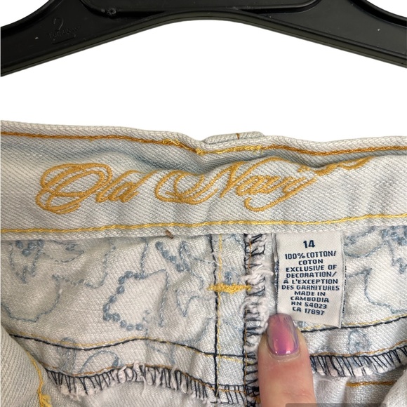 NWT Old Navy Women’s Capris Size 14 White Wash Denim - Picture 6 of 6